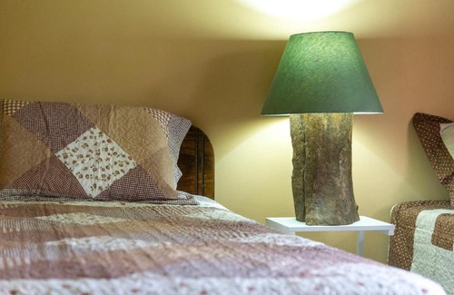 Toro Amarillo Cabin | Calas Lodge