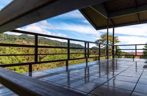 Toro Amarillo Cabin | Calas Lodge