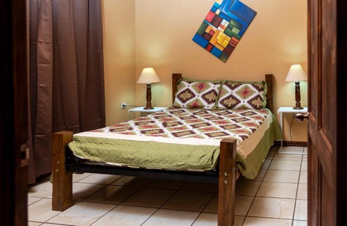 Toro Amarillo Cabin | Calas Lodge