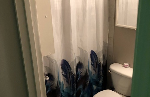 Crescent Heights Condo | CALGARY DOWNTOWN SMART HOME FOR SHORT STAY