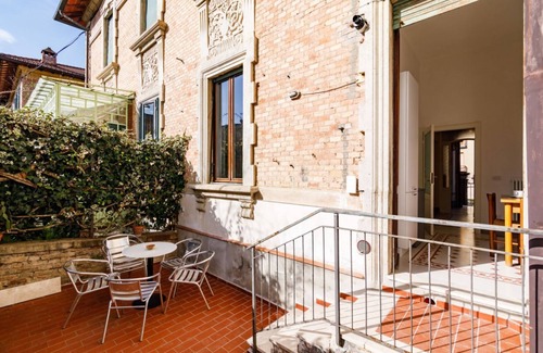 Siena Historical Center Apartment | Calise House - Elegant 1920s Villa w/Garage