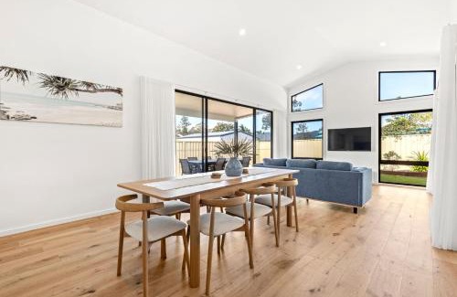 Callala Bay House | Callala Haven - Pet Friendly with Fire Pit