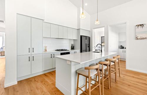 Callala Bay House | Callala Haven - Pet Friendly with Fire Pit