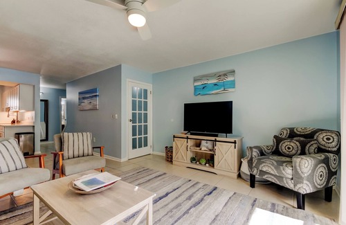 Indian Shores House | Calm waters and soft sand beaches - It’s a SHORE THING- king beds in each room