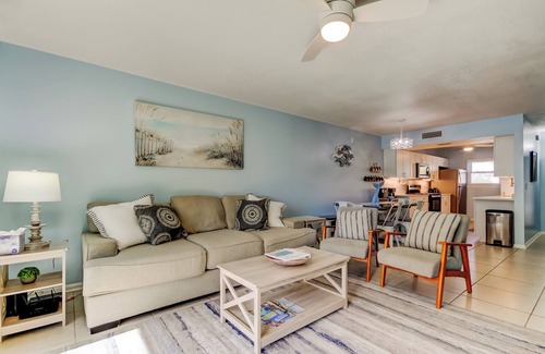 Indian Shores House | Calm waters and soft sand beaches - It’s a SHORE THING- king beds in each room
