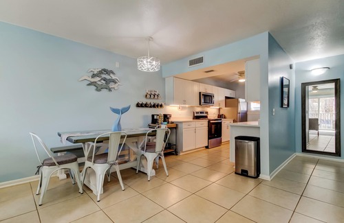 Indian Shores House | Calm waters and soft sand beaches - It’s a SHORE THING- king beds in each room