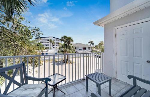 Clearwater Beach House | Calm Waters Oasis - Dolphin Watch & Pool Access