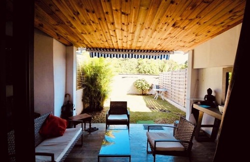 Sainte-Clotilde House | Calme, Wifi, Jardin Privatif, Climatisé, 5min Aéroport