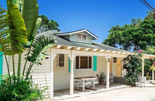 Antoneys Cay Cottage | Calypso Cottage - 5 min (walk) to West End beach