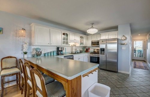 South Nags Head House | Calypso's Dream (North) | Oceanfront | Hot Tub and Dog Friendly