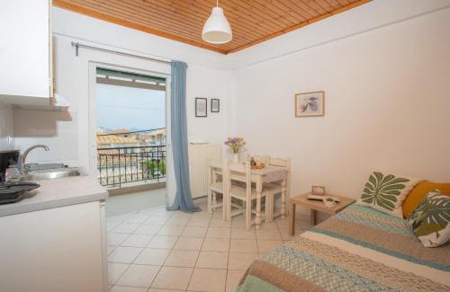 Yenion Apartment | Camaraki Lighthouse