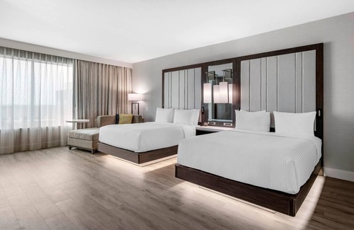 Woods Of Century Park Hotel | Cambria Hotel Austin Uptown Near The Domain