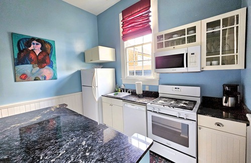 Faubourg Delassize Apartment | Camelback Guest House