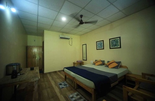 Dabhoi Hotel | Camp Unity