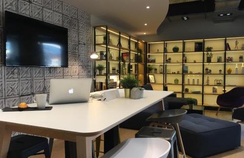 Change Hotel | Campanile Laval Nord