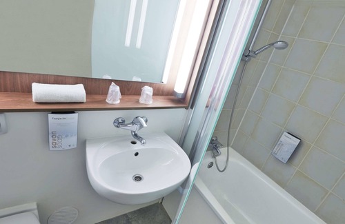 Ecully Hotel | Campanile Lyon Ecully