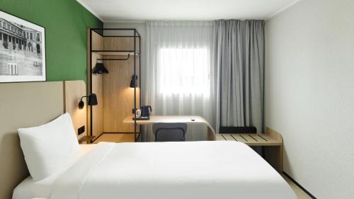 Argenteuil Hotel | Campanile Prime - Argenteuil