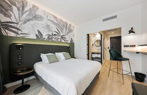 Porte Des Alpes - Mi Plaine - Manissieux Hotel | Campanile Smart Lyon Est - Eurexpo Bron Aviation