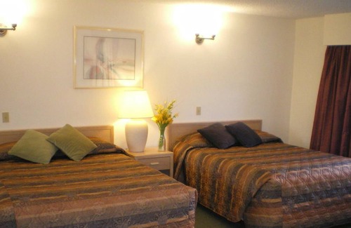 Campbell River Cabin | Campbell River Lodge by Riverside