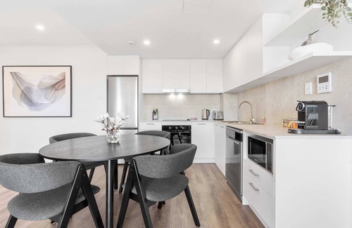 Newtown Apartment | Camperdown Cozy Corner 10