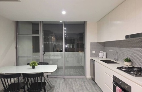 Camperdown Apartment | Camperdown one 13 Close to bus stop and SYD CBD