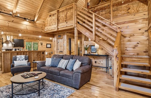Gatlinburg - Pigeon Forge Cabin | Campfires and Cornbread is a 2 bedroom cabin with loft and loaded amenities!