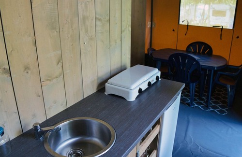 Januv Dul Ski Chalet | Camping 2000 - Safaritent Medium