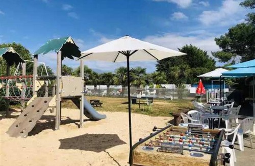 Guemene-Penfao House | Camping 3 étoiles - Piscine - eebeca