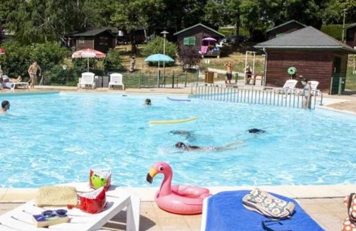 Tauves House | Camping 3 étoiles - Piscine - eeiifb