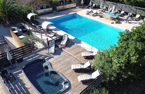 Paluds de Noves Ski Chalet | Camping 4 étoiles - Piscine - eehfaa