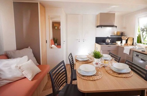 Les Achards House | Camping 3 étoiles - Piscine - ccafefg