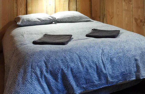 Saint-Aubin-le-Cloud House | Camping La Chagnée - Bungalow toilé