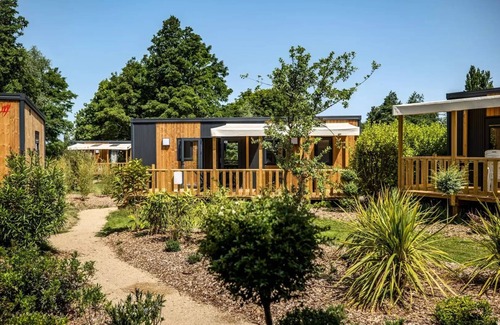 Plougasnou House | Camping maeva Respire Le Domaine de Mesqueau * - PREMIUM Cottage 3 Rooms 4 People + TV
