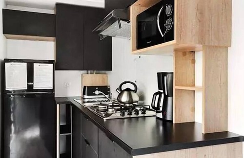Les Mathes House | Campsite La Pinède* - Mobile home Premium 4 rooms 6 people air-conditioned - TV