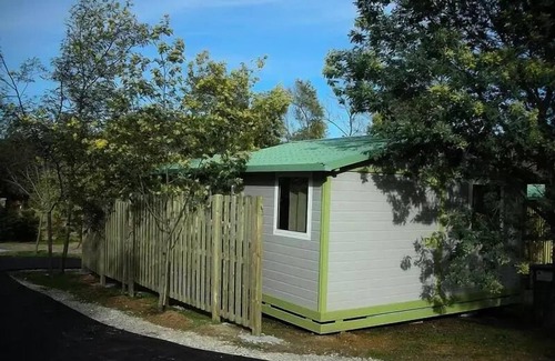 Bormes-Les-Mimosas Ski Chalet | Campsite Lou Cabasson * - Chalet le Pellegrin - covered terrace 4 people