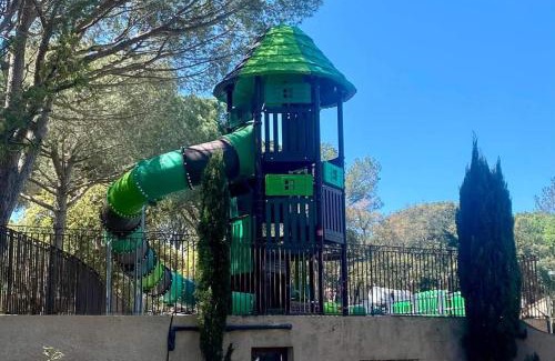 Roquebrune-sur-Argens Ski Chalet | Campsitechalet France at Cotes d'Azur nearby sea