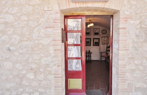 Avinyonet de Puigventos Apartment | Can Barraca