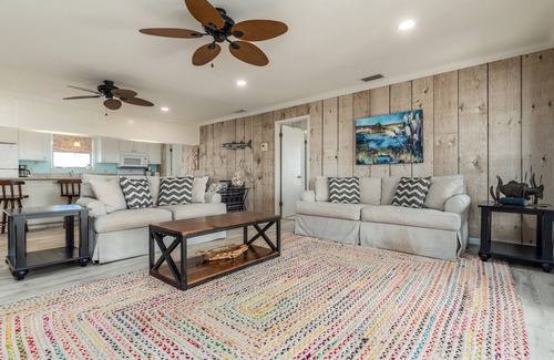 Silver Cay House | Canal-front, Boat Dock, Sleeps 9 - Anchor Eways
