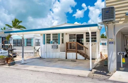 Big Coppitt Key House | Canal Front Home Cute and Cozy w/32ft boat slip