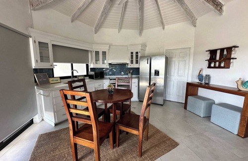 Venetian Road Settlement Apartment | Canalfront Balcony | Gazebo | Fire Pit | Near Lake
