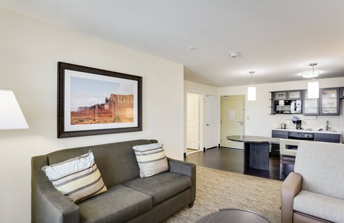 College Station Hotel | Candlewood Suites College Station At University by IHG
