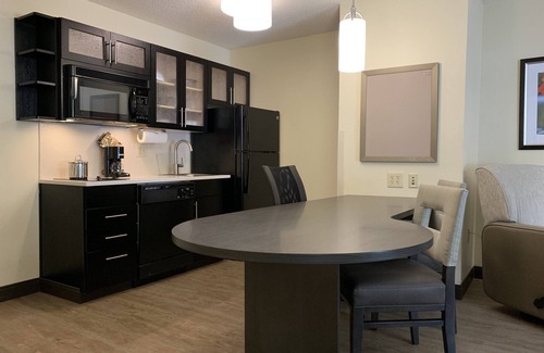 Crabtree Hotel | Candlewood Suites Raleigh Crabtree by IHG