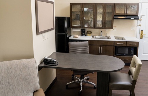 Stevensville Hotel | Candlewood Suites St. Joseph/Benton Harbor by IHG