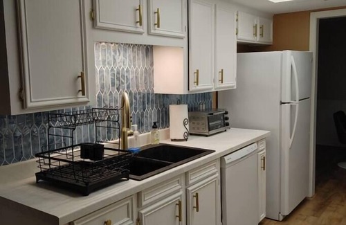 Natchitoches House | Cane River View 3BR Mid Century Modern Townhome