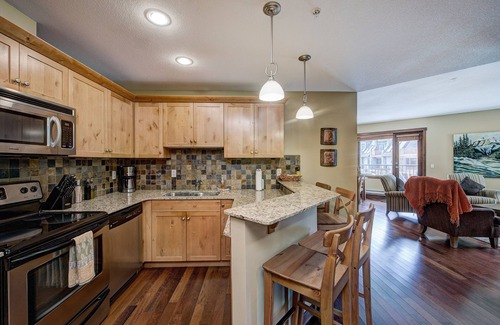 Town Centre Condo | Canmore Immaculate Corner Unit - Panoramic Mountain Views - Central Location