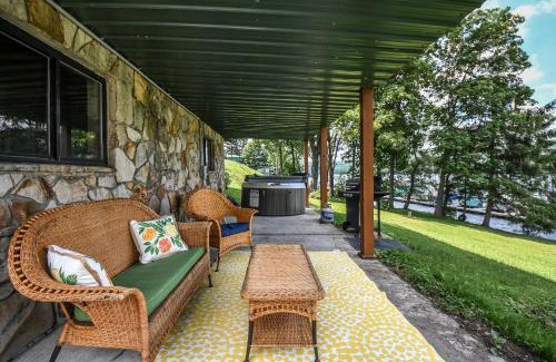 Thayerville House | Canoe Cottage