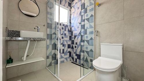 Centro House | Cantinho Perfeito para Dois Conforto e Mar Bem Pertinho, Casa terrea no centro 80M Praia, Ar, Enxoval,Estacionamento e churrasqueira