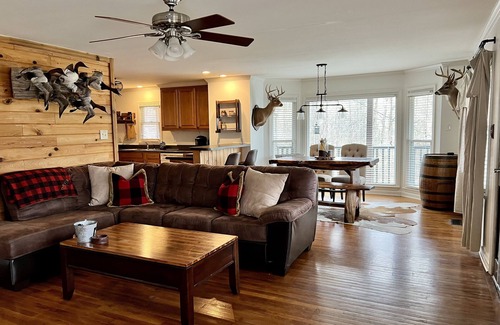 Groveoak Cabin | Canvasback Cabin - 2bd/2ba