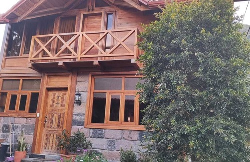 Banos de Agua Santa House | Caoba Lodge - Cabaña en Baños de Agua Santa