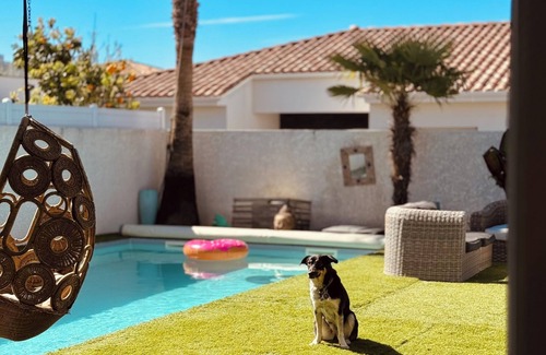 Cap d'Agde Villa | Cap d'Agde private villa near sea beach with swimming pool and large plot